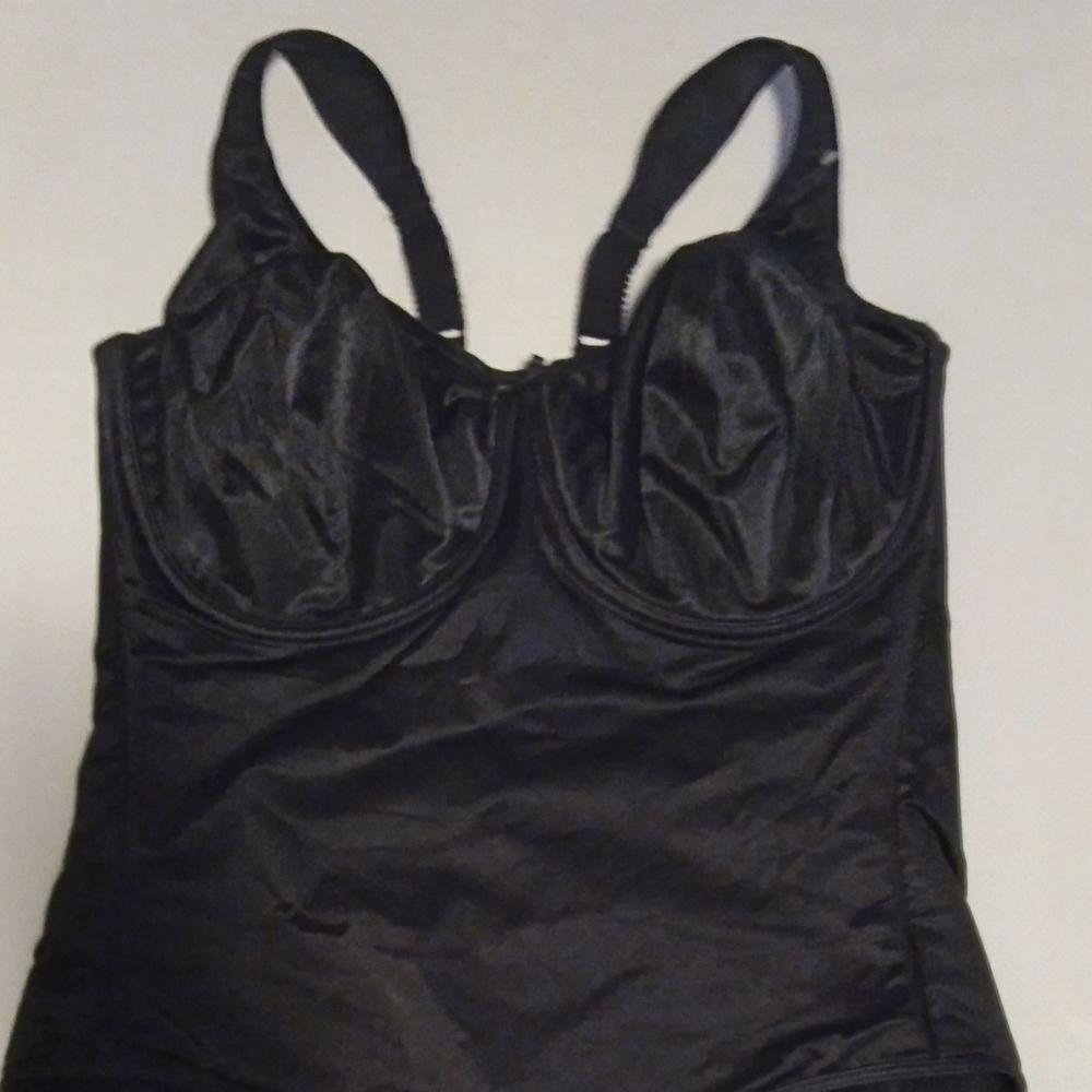 VaBien  body shaper NWOT